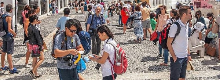 Santorin : Visite à pied de la ville de Fira avec dégustation de vin
