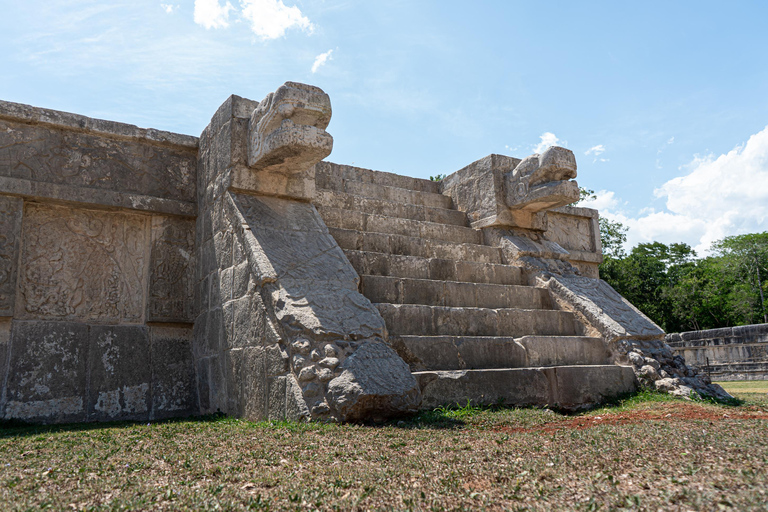 Cancun: Chichen Itza Early Access Guided Tour with Lunch Shared Tour with Hotel Pickup