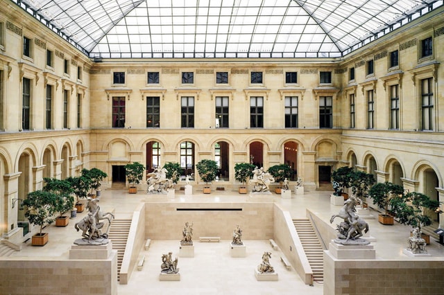 Paris: Louvre, Sainte-Chapelle, & Notre Dame Full Day Tour