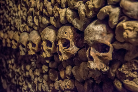 Parigi: Tour con accesso speciale alle catacombe