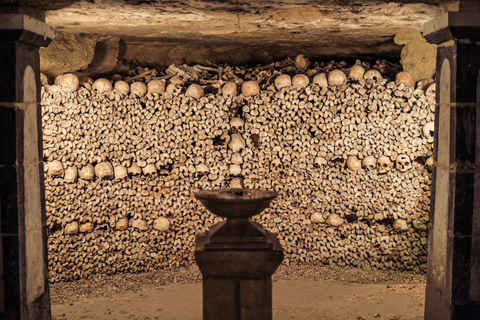 Parigi: Tour con accesso speciale alle catacombe