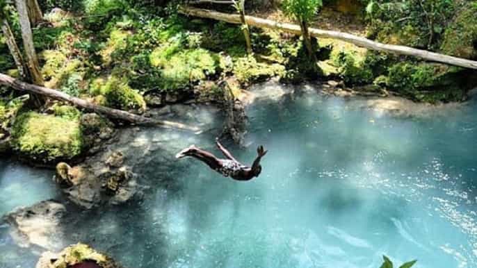 ocho rios blue hole e bambu blu beach club aventura