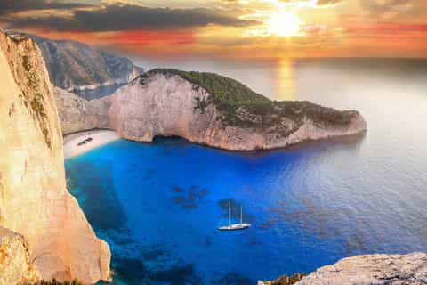 Zante: Spiaggia del Navagio & Grotte blu, tour di 1 giorno