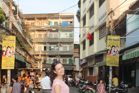 Privat stadsrundtur i Saigon med upphämtning i bil från Phu My hamnStandardalternativ