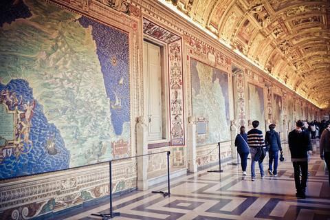 Entrada sin billete a los Museos Vaticanos y la Capilla SixtinaMuseos Vaticanos y Capilla Sixtina: entrada sin colas