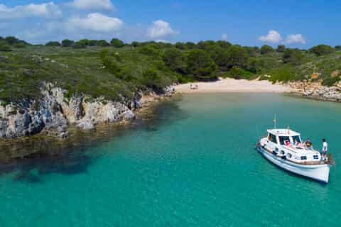 Menorca: Boat Tour on a Luxury Yacht with Local Appetizers