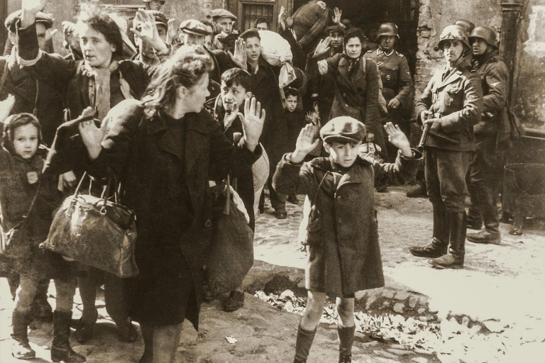 Varsovie : visite privée du ghetto juifVisite privée de 4 h du ghetto et du cimetière juif