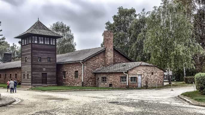 krakow auschwitz birkenau museum guided tour with pickup