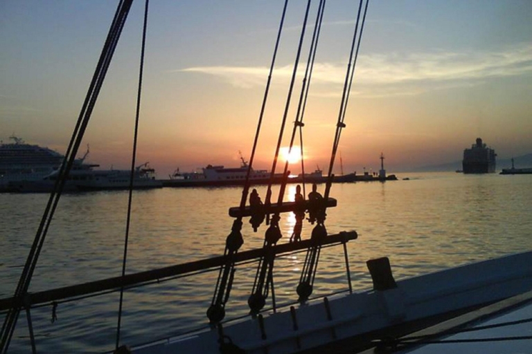 Mykonos: cruise bij zonsondergang met drankjes