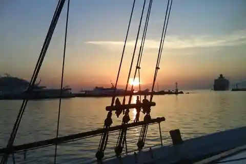 Mykonos: Crociera al tramonto con bevande