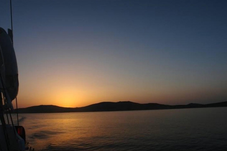 Mykonos: Sunset Cruise with Drinks