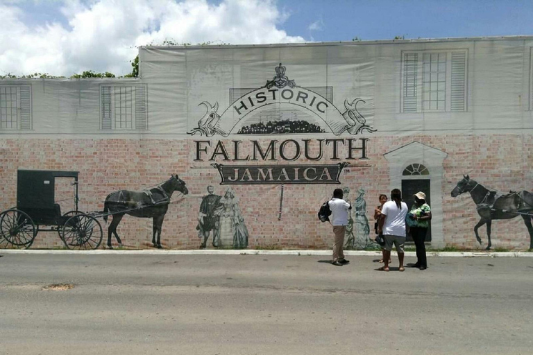 فالماوث: جولة لمشاهدة المعالم التاريخيةفالماوث: جولة لمشاهدة معالم المدينة التاريخية