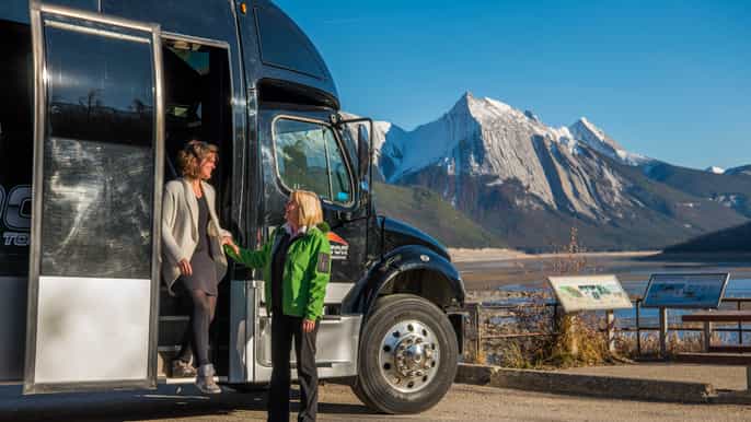 to/from edmonton airport jasper shuttle transfer