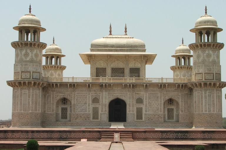 De Délhi: Tour particular pelo Taj Mahal e Agra com o trem GatimaanTrem de 2ª classe com vagão e guia