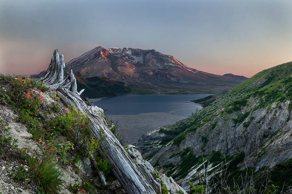 Monte St Seattle: Excursión en grupo reducido al Monumento Nacional del Monte St ...