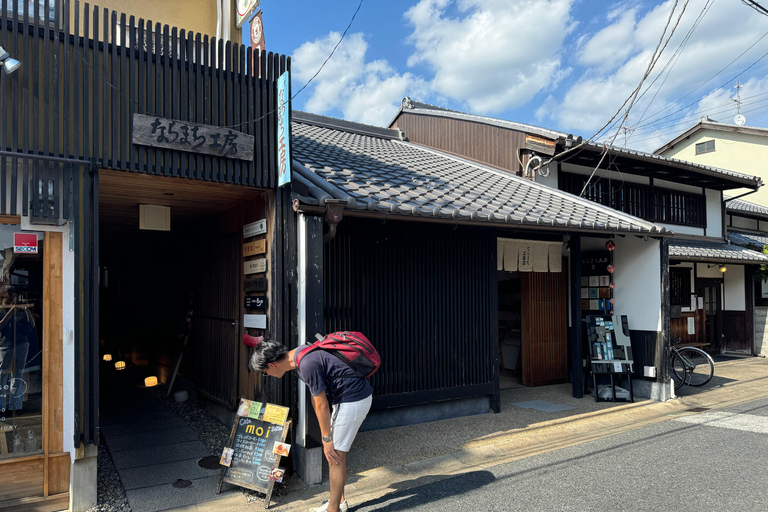 Nara: World Heritage Gangoji Temple &amp; Naramachi Old Town