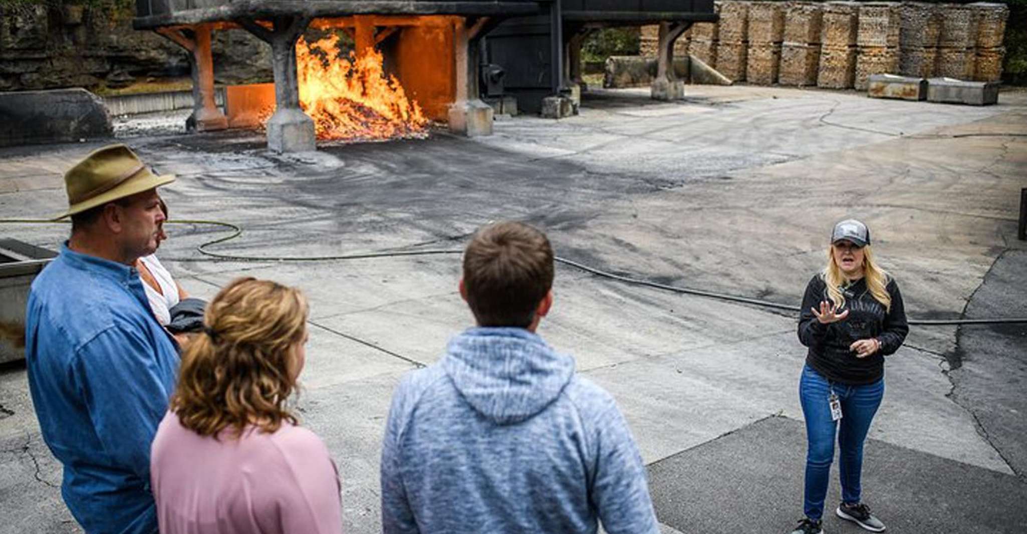 Nashville: Jack Daniel Distillery Day Trip with Tastings