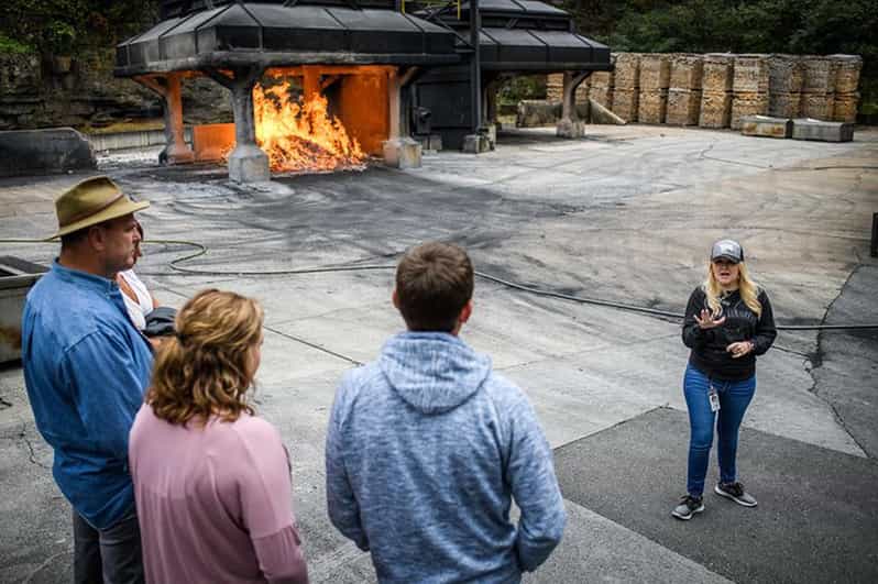 Nashville: Jack Daniel Distillery Day Trip with Tastings