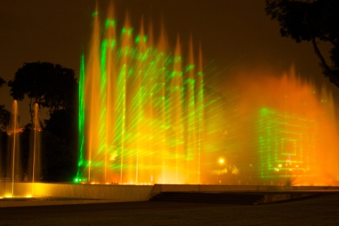 Lima : Circuit aquatique magique et dîner-spectacle