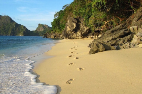El Nido: Hidden Beaches and Lagoons Boat Hopping Tour D Private Tour