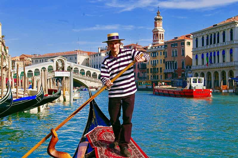 Venedig: Geteilte Gondelfahrt Durch Die Lagunenstadt | GetYourGuide