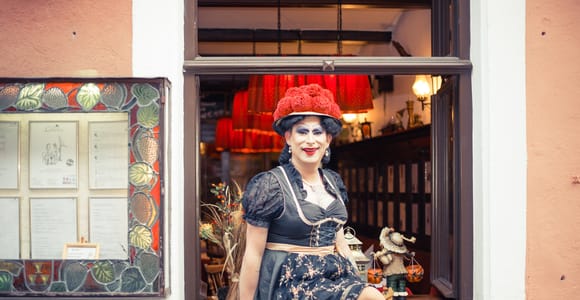 Freiburg: Stadtführung mit Drag Queen Betty BBQ