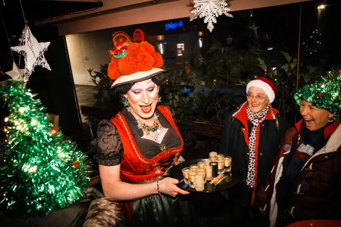 Freiburg: Visita de Natal com a Drag Queen Betty BBQ