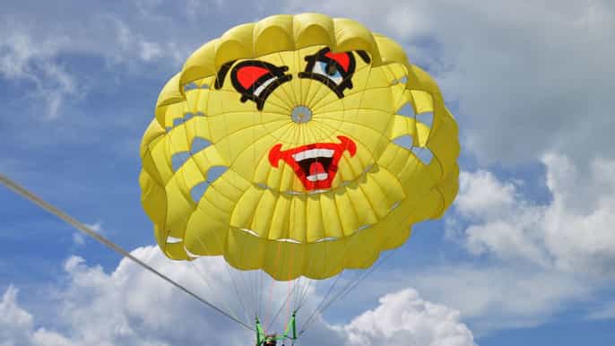 zanzibar parasailing boat trip with flight instructor