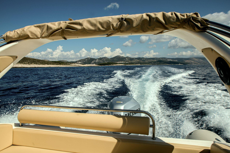 Hvar:Blue & Grenn Cave and Vis Island Private Speedboat Tour