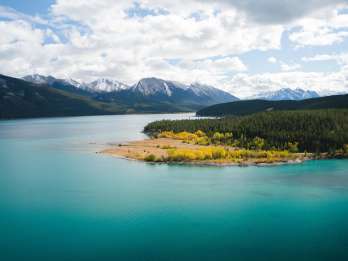 Kanadische Rocky Mountains: Hubschrauberflug mit Erkundungswanderung