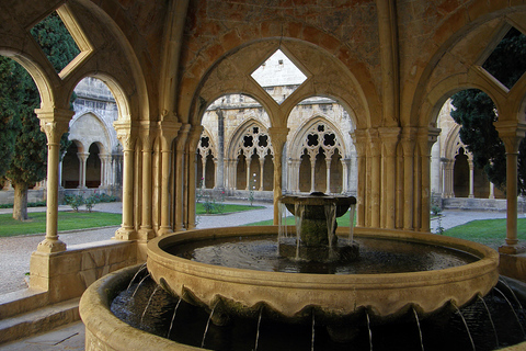 Från Salou: Rundtur i klostret Poblet med upphämtning från hotelletFrån Salou: Rundtur till klostret Poblet med upphämtning från hotellet