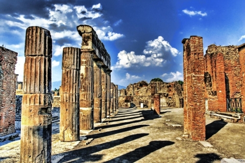 Ab Sorrento: Ganztägige Tour durch Pompeji und Weinprobe