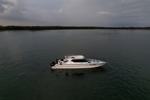 从巴厘岛出发：努沙佩尼达魔鬼鱼浮潜私人乘船观光共享游船之旅（含午餐，巴厘岛酒店接送服务）