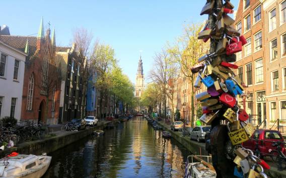 Amsterdam: City Center Beer Tour und Entdeckungsspiel