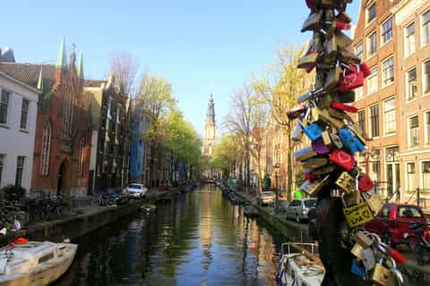 Amsterdam: City Centre Beer Tour and Discovery Game