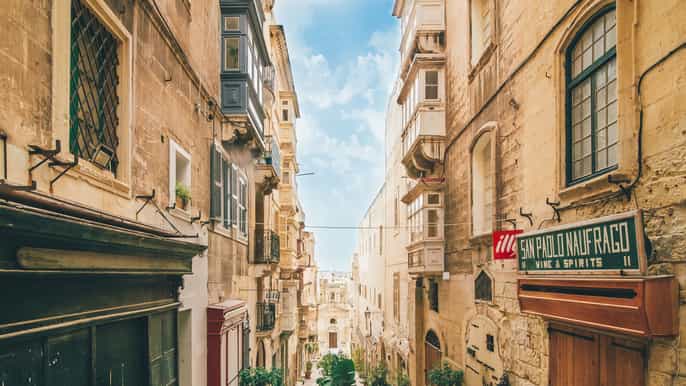 valletta secret squares and ghost tales discovery game