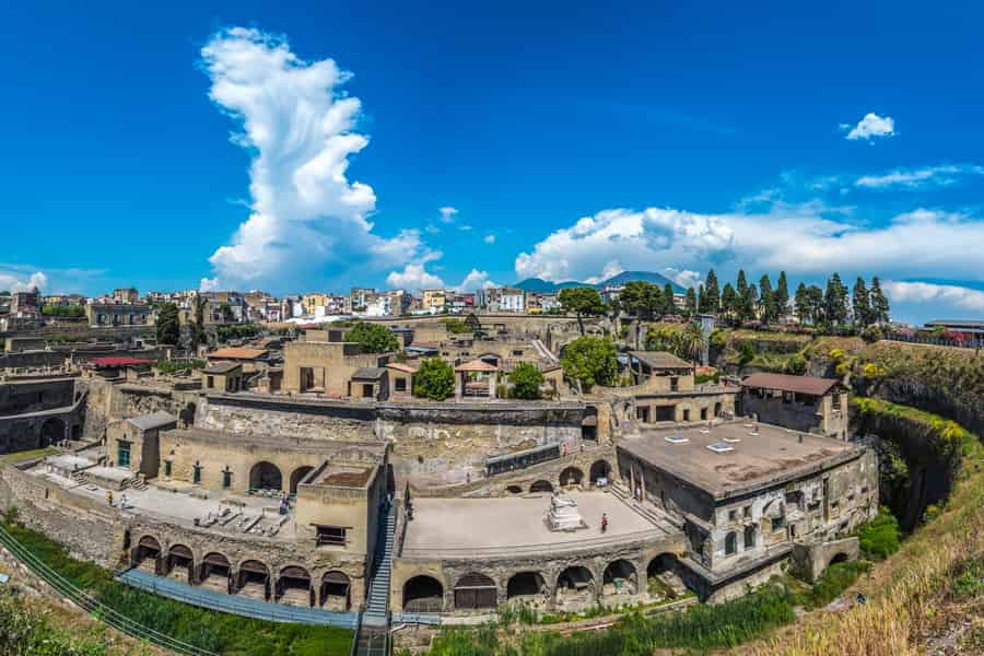 Sorrent: Geführte Tour in Herculaneum ohne Anstehen im Minibus. Foto: GetYourGuide