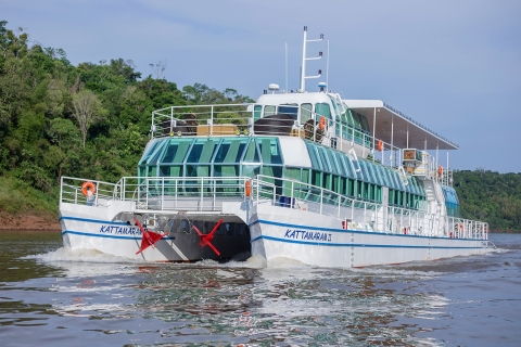 Foz do Iguaçu: zonsondergang catamaran-boottocht met dinerPrivé catamaran-boottocht met kleine groep bij zonsondergang met diner