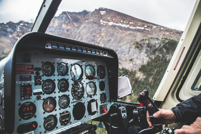 Kanadische Rocky Mountains: Hubschrauberflug mit Erkundungswanderung20-minütiger Flug & 1-stündige Wanderung