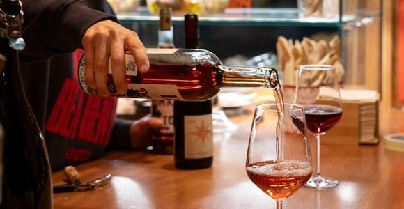 Venice: Luxury Natural Wine Tasting with 3 Cicchetti Tapas