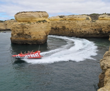 Thrilling 30-Minute Jet Boat Ride in the Algarve