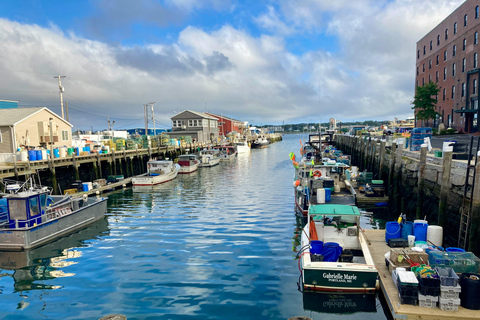 Boston: Portland Lighthouse & Kennebunk Small Group Day Tour