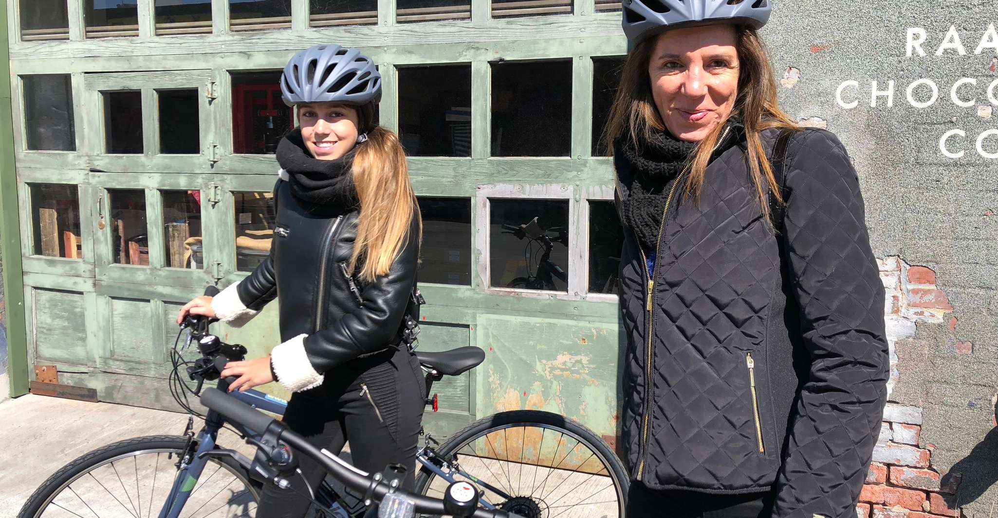 Excursão de bicicleta turística com guia local - Hizvo