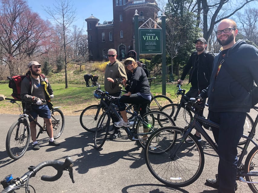 Excursão de bicicleta turística com guia local - Hizvo