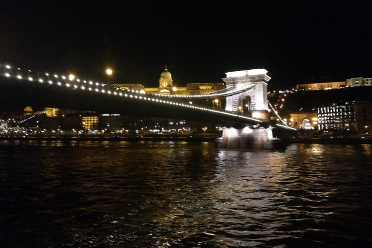 Descubre Budapest: tour privado de 3 o 4 horas en cocheDescubre Budapest: tour privado guiado de 4 horas en coche