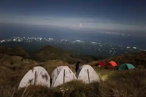 Rinjani Trekking 3D-2N Sembalun Summit Lake Torean Village
