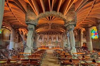 Gaudí-Krypta in Colònia Güell mit Audioguide
