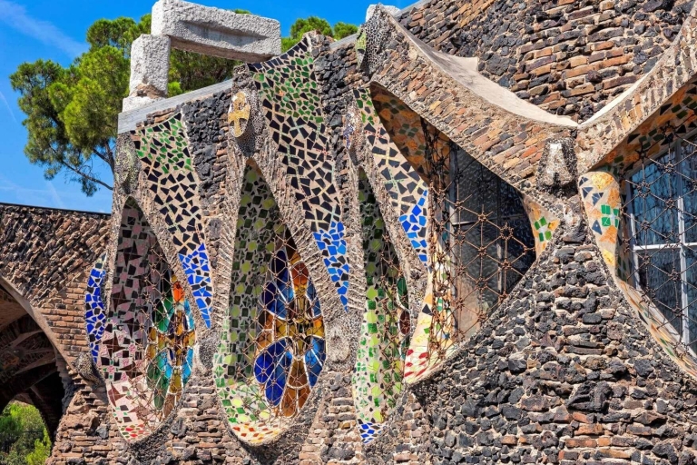 Krypta Gaudiego w Colonia Güell z audioprzewodnikiemOdkryj najlepiej zachowany sekret Gaudiego