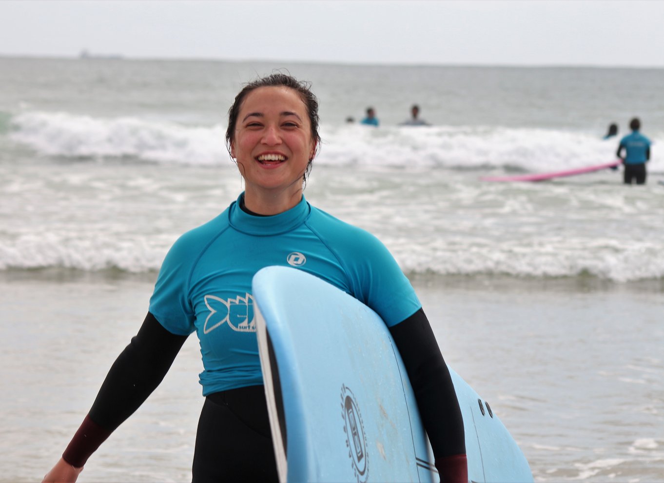 Matosinhos: Surfing-lektion med udstyr