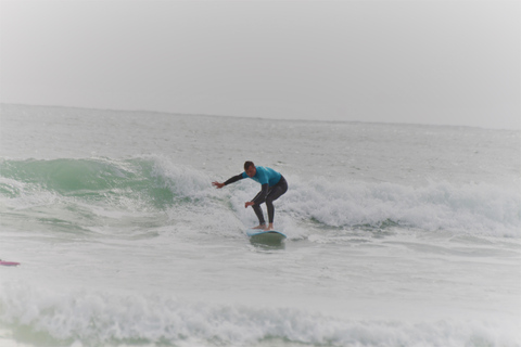 Matosinhos: Lezione di surf con attrezzaturaClasse condivisa